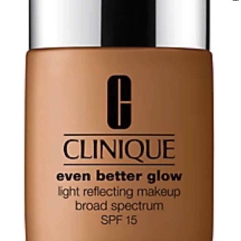 Clinique Even Better GLOW light reflecting broad spectrum WN122 Clove  (disc)